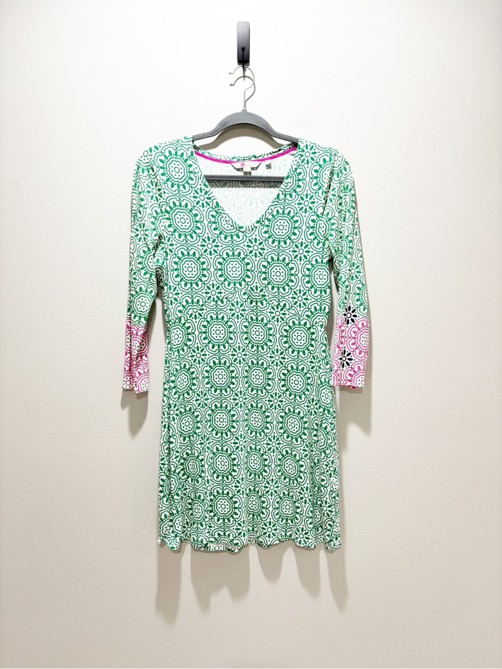 Boden Green and Pink Patterned V-Neck Mini Dress Jersey Tunic Knit Stretch Sz 4